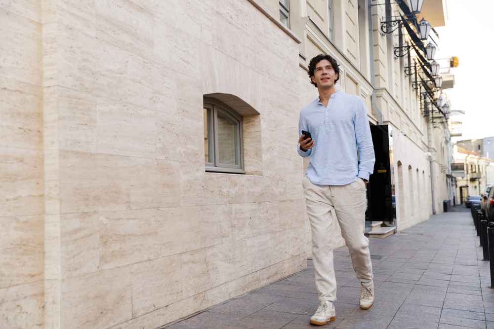 Plonger dans l'histoire médiévale de la Cité Plantagenêt