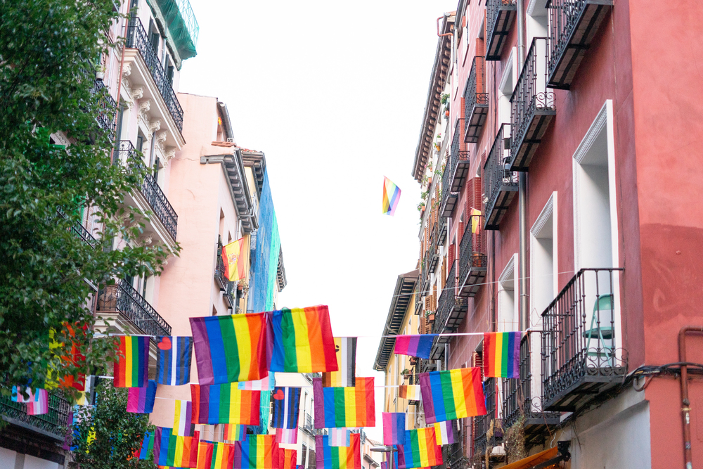 Top destinations gay-friendly en 2026 : diversité, sécurité et ambiance locale