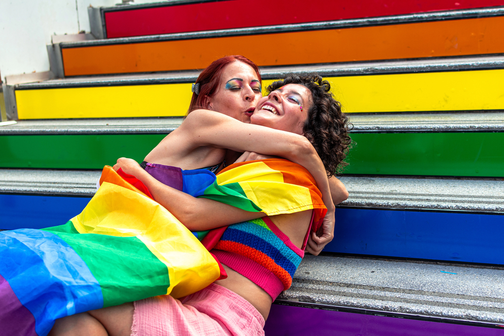 Vivre la destination : quartiers, hébergements et vie nocturne gay-friendly