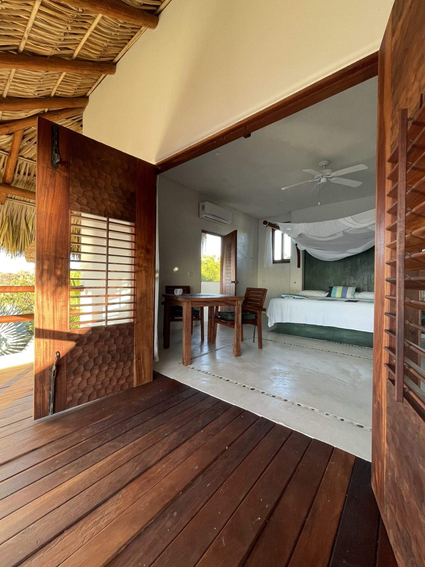 PARAISO DE LOS ANGELES est une petite propriété exclusive au sud de la côte pacifique mexicaine, dans l’état de Oaxaca. il se trouve entre le village de pêche