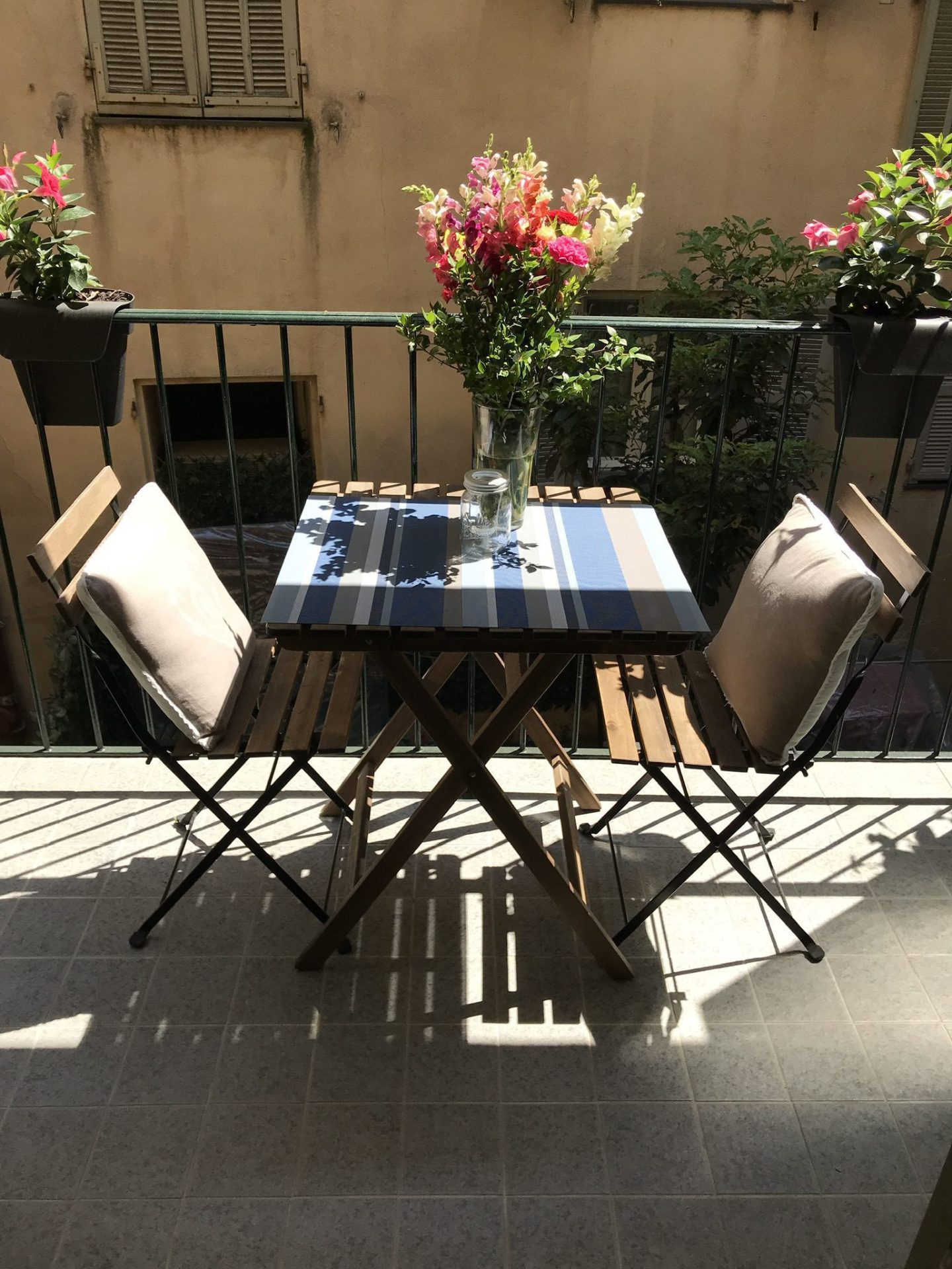 B7F88DA1-5C9A-4D98-911E-6DAA8F5A2601