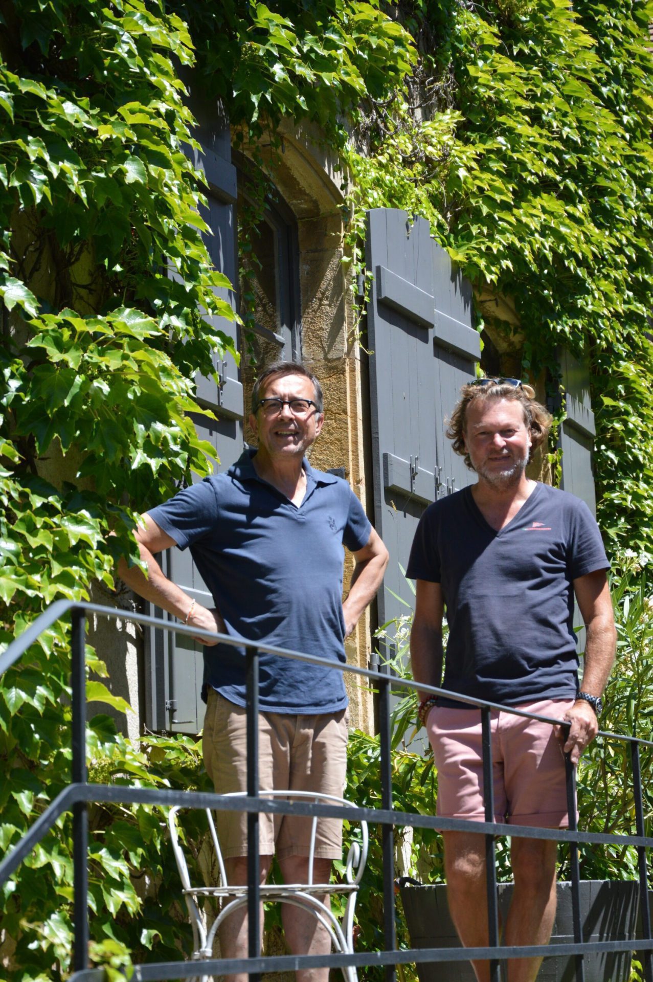 Situés dans la partie sud de la Bourgogne, en Saône et Loire, nous vous accueillerons à la maison d'hôtes gay friendly Les Tillets proche de Mâcon
