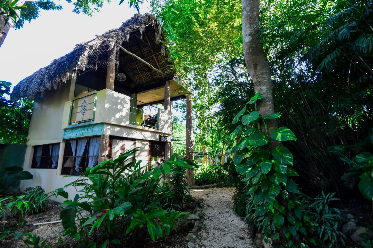 Garden-and-pool-39-1536×1024