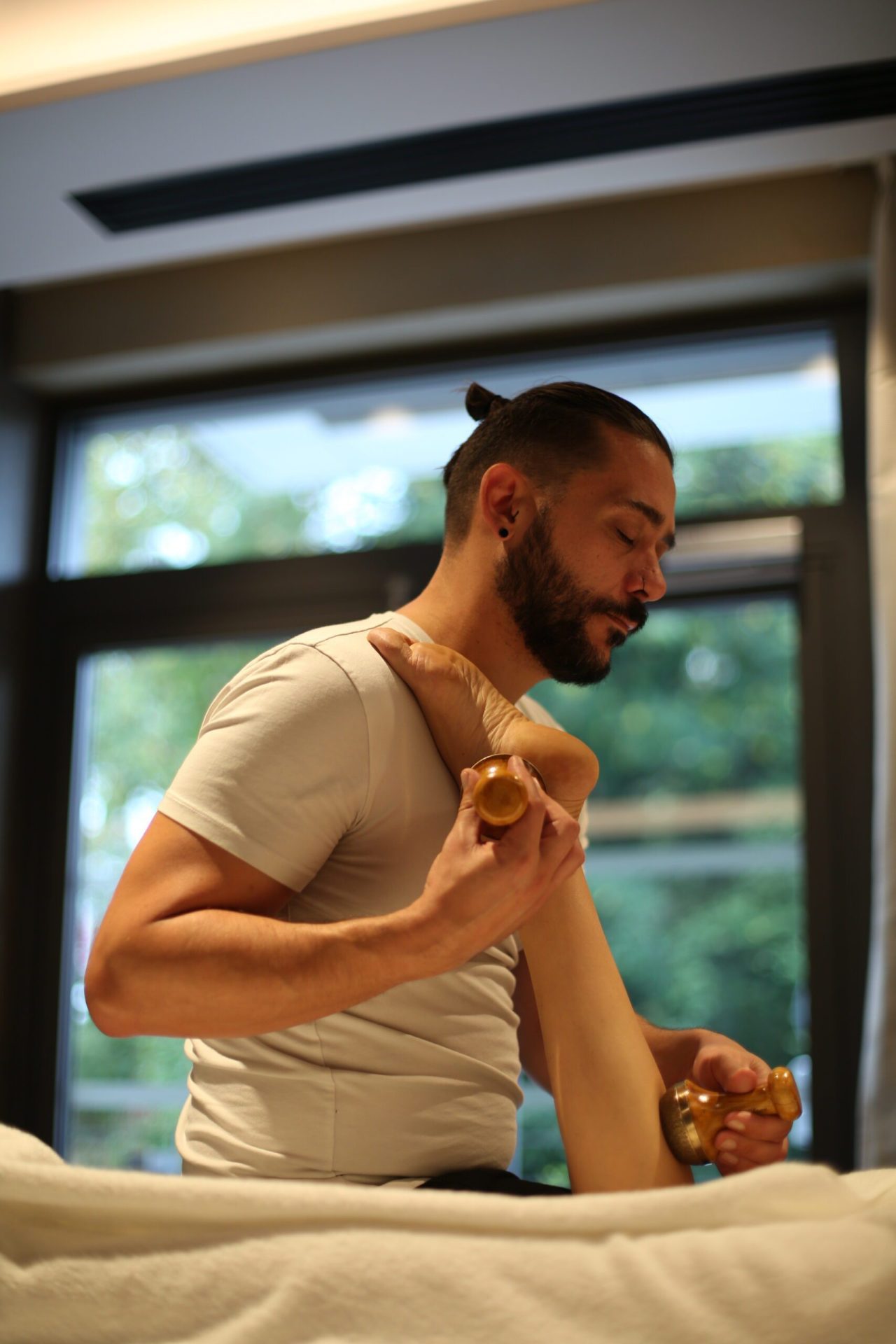 Les mains de Frédéric est un cabinet de massage gay à Villeurbanne dans le Rhône