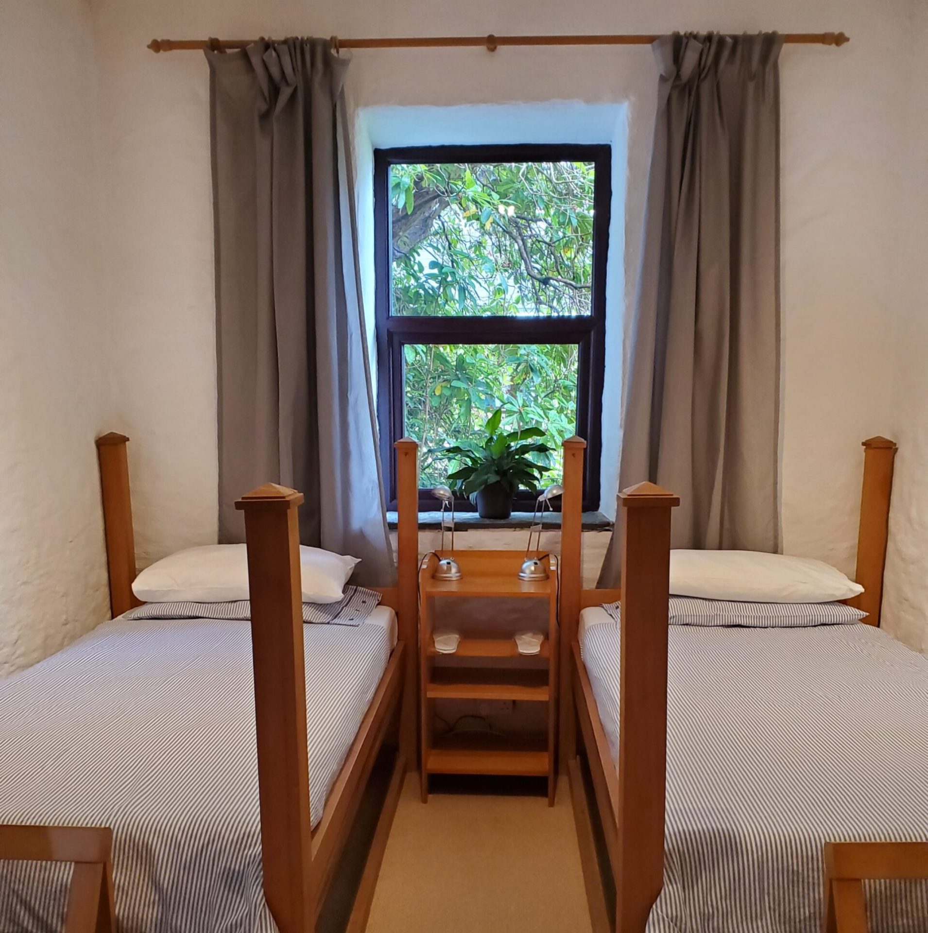 LANDSCAPE-BEDROOM-scaled