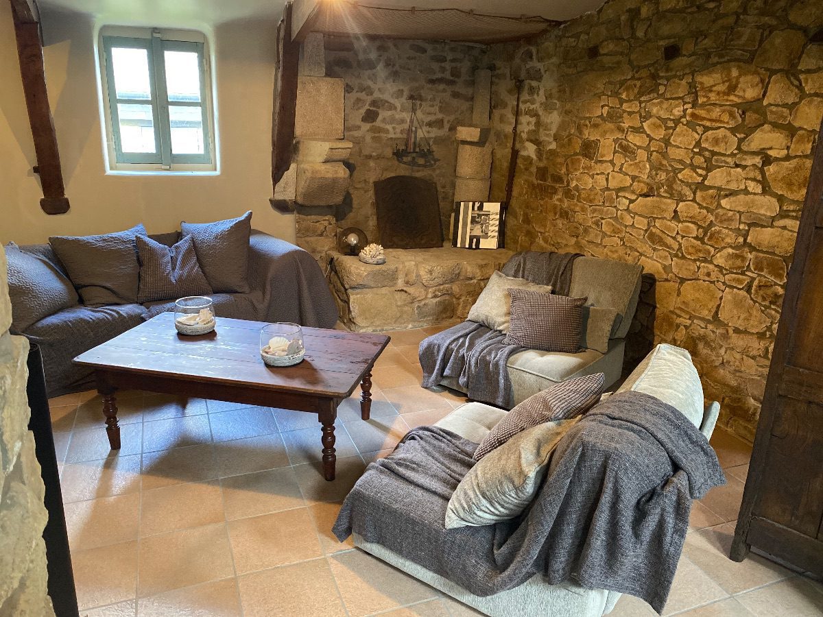 Le Petit Jardin de la Rosmarian est une maison d'hôtes gay friendly au Locoal Mendon dans le Morbihan