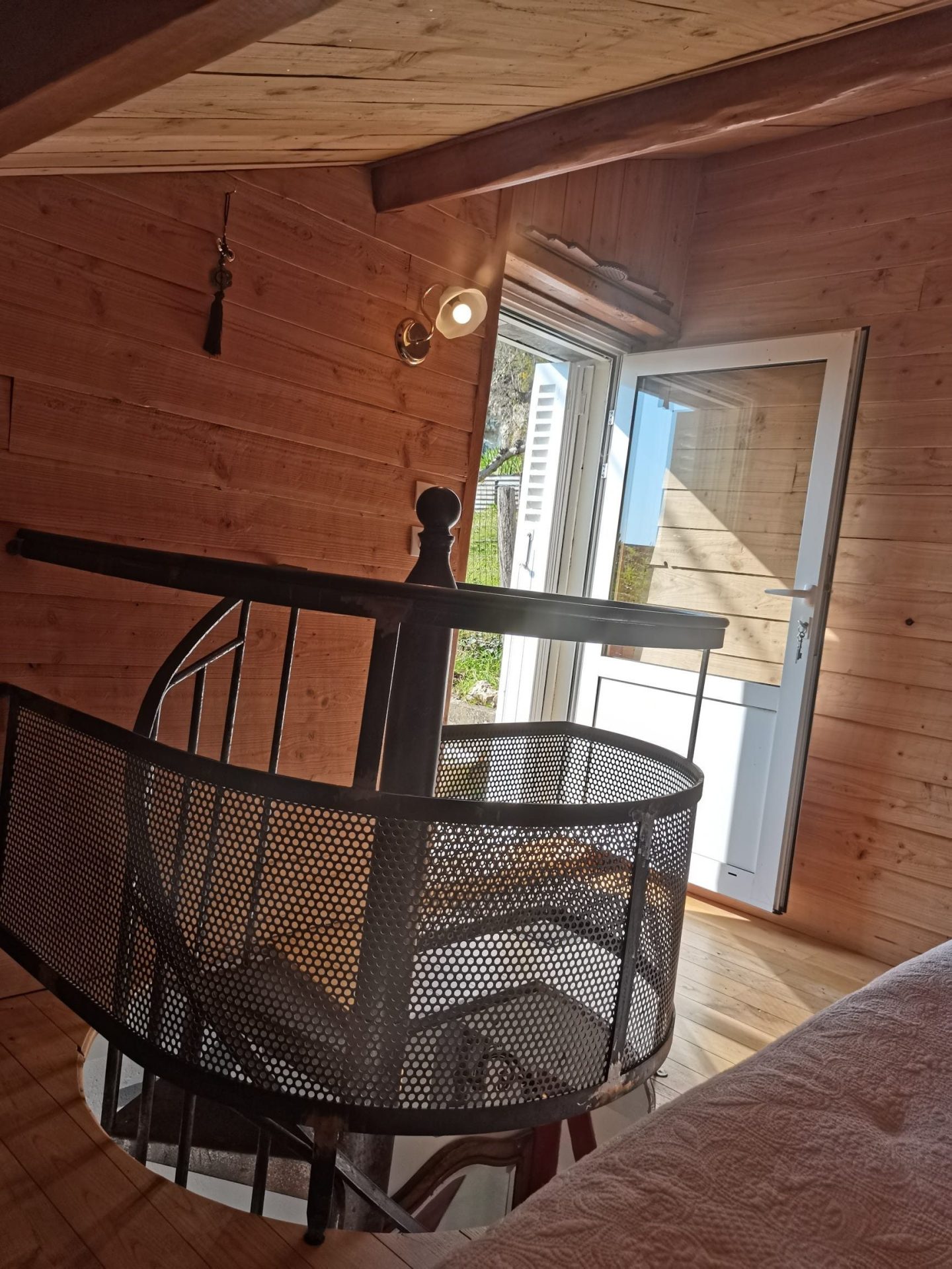 98e56b50-eaf8-4c27-9bb9-1b14335c