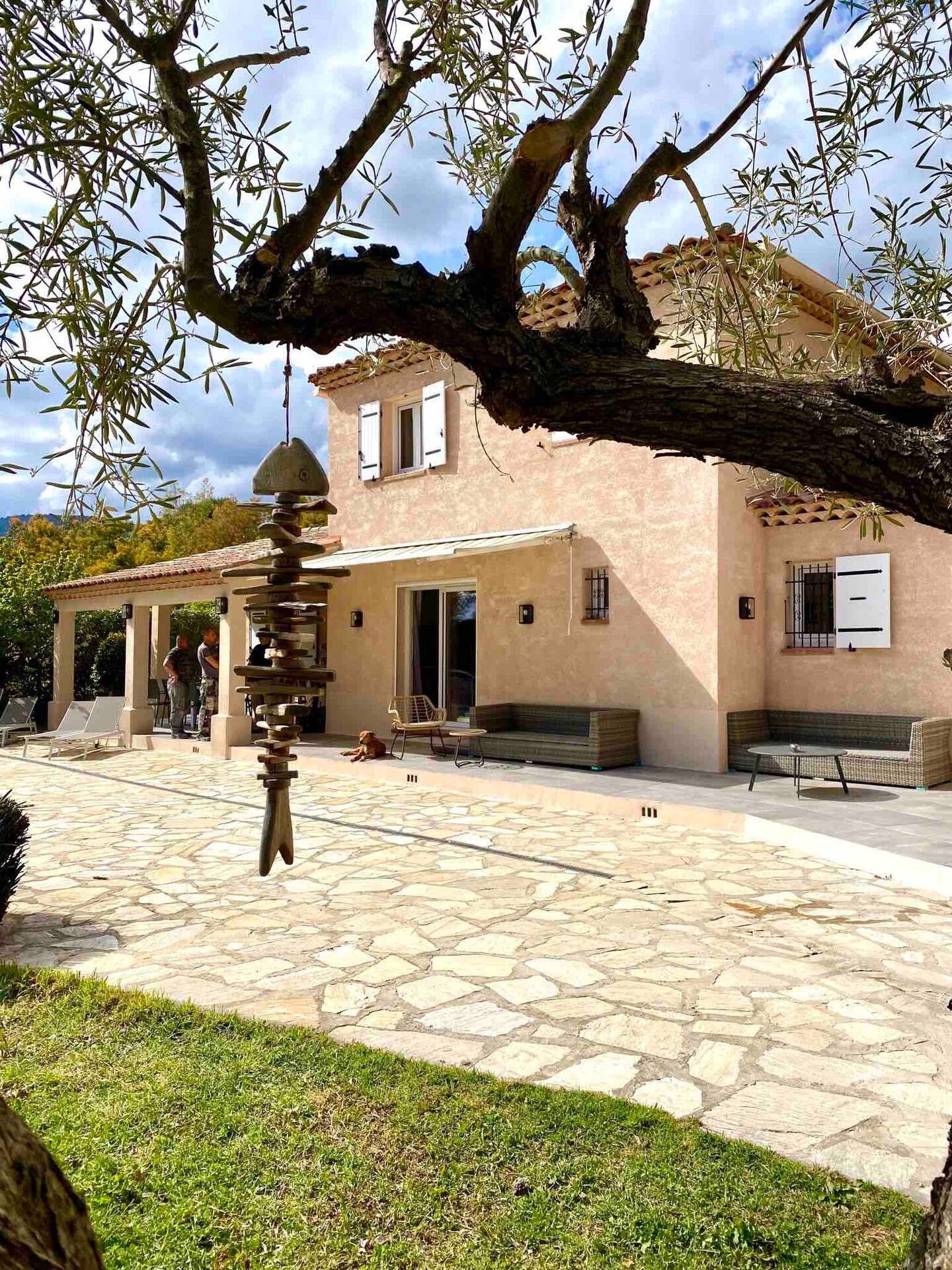 a4d0869f-5912-4f8a-9410-46d60813