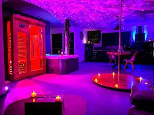 loveroom-vias-la-villa-des-charmes-PIECE-A-VIVRE-11-1490e73c1f041fed5d83b5af42c89a39