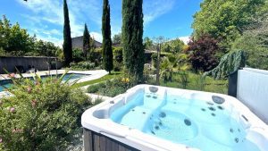 jaccuzzi-lumiere-7239bce8060c88de63ef9fd4b27af7b4