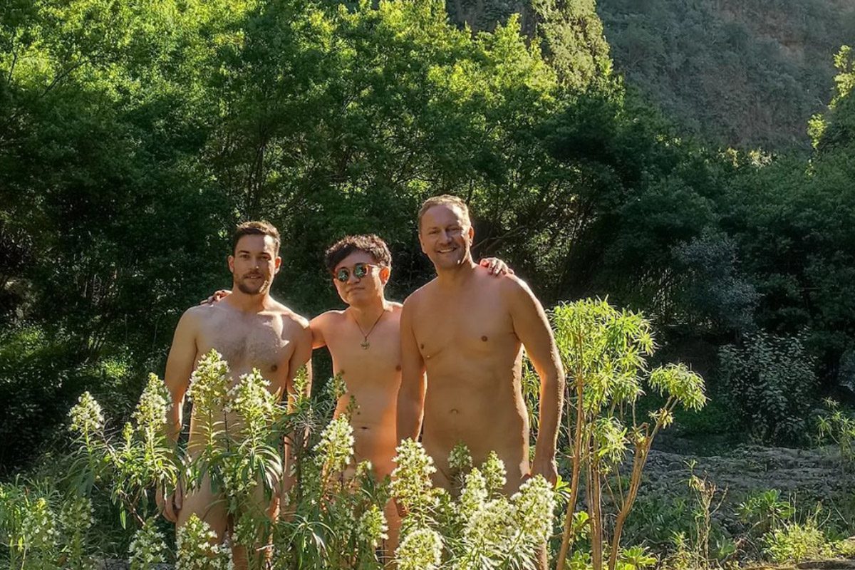 Group,Of,Diverse,Senior,Men,Enjoying,The,Pool,Together