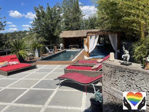 Piscine-LGBT2-0c3cf90efa9a84945ad574e511b808b9 (1)