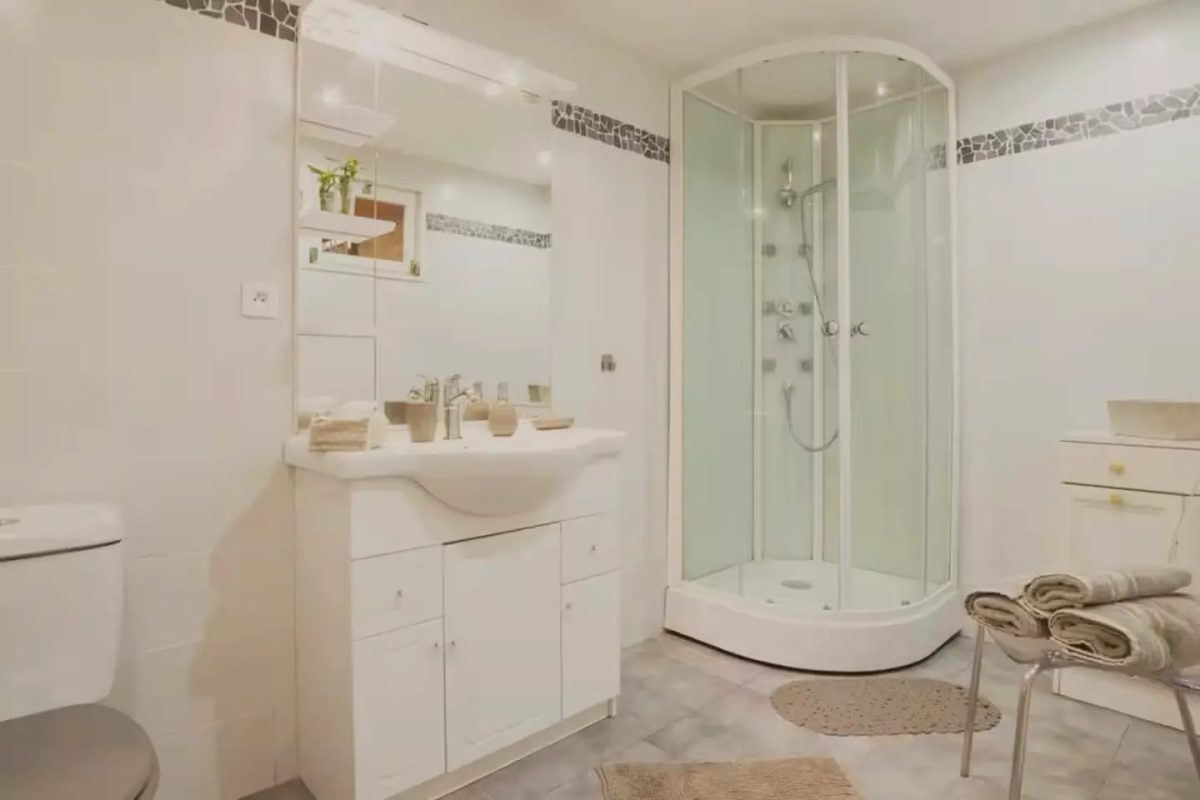 56011821-be63-4f04-8fcc-6249600b1b6d