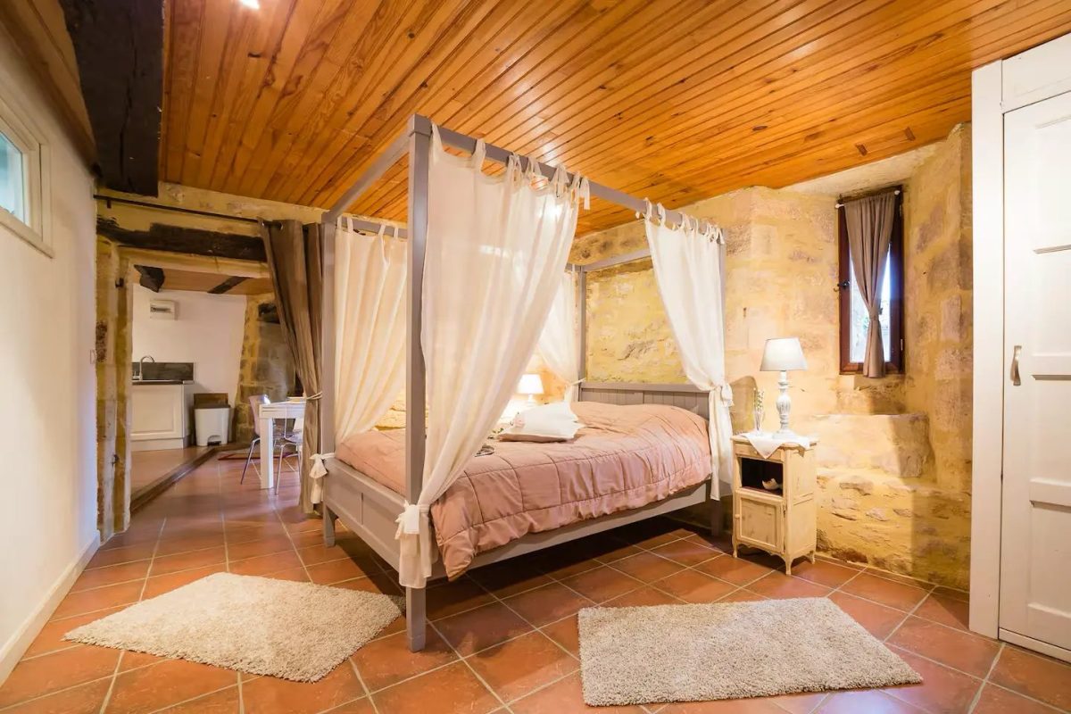 f042e481-c702-4c85-9861-e07cdd3a268f