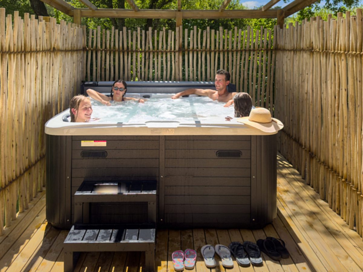 Domaine-de-Mesqueau-lodge-SERENITY-PREMIUM-avec-SPA-privatif-1-fd121ec1b765e991995dcc2983d764f0