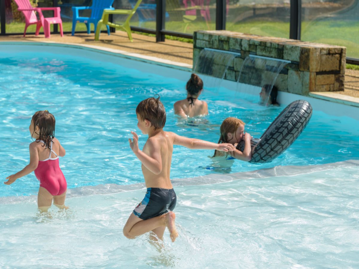 Domaine-de-Mesqueau-piscine-couverte-et-chauffee-2-b4d4b12323e66828a5b39faebb7e87aa