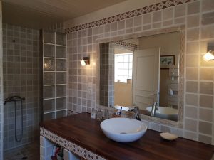 salle-de-bain-64f86f34c748cbce6a1384260768edc5