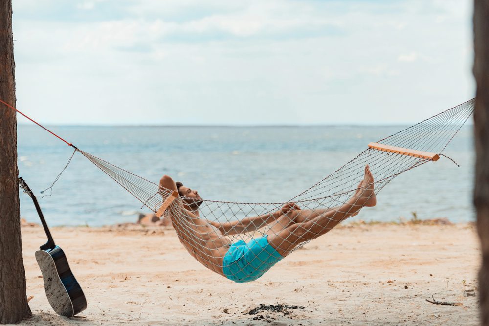 Le hamac, un lit de voyage nomade révolutionnaire