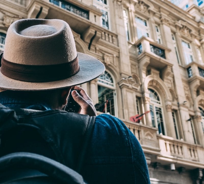 4 applications mobiles pour voyager gay dont vous devez télécharger maintenant