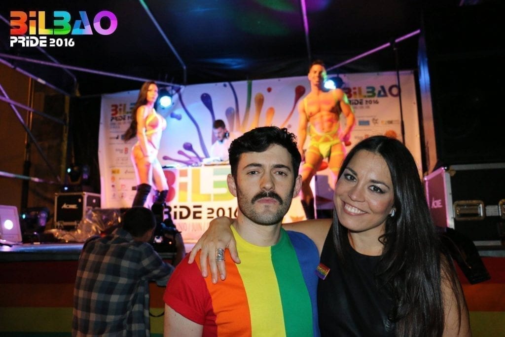 Touriste gay à Bilbao