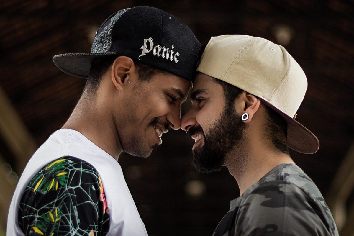 Critères ciblés aux touristes gays et la population homosexuelle