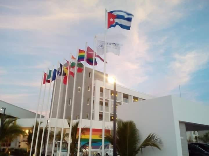 Plage, bar et hôtel gay de Cayo Guillermo