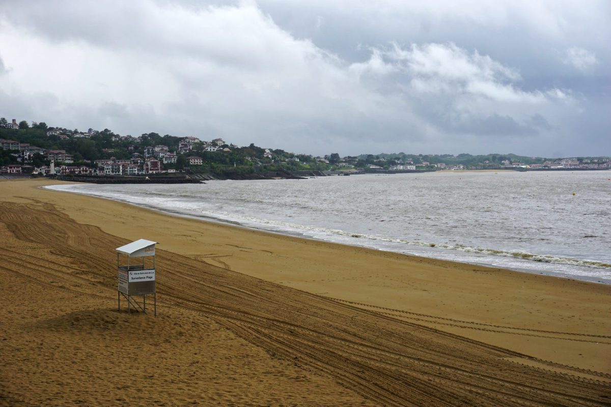 Plage naturiste gay de la Côte de Jade
