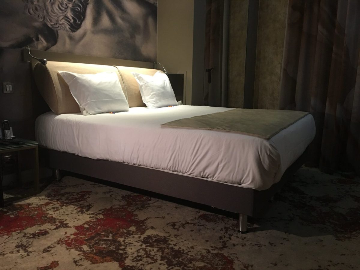 Hotel Apostrophe Paris