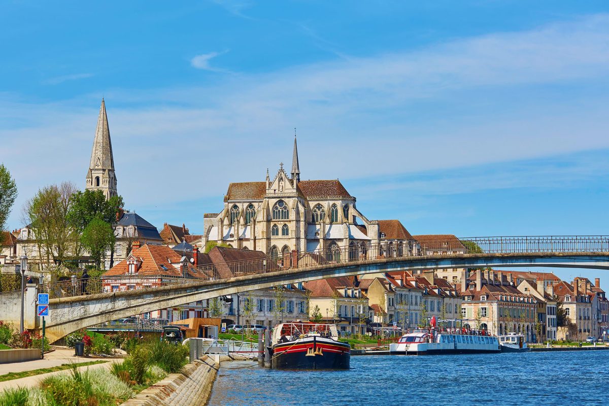 Destination gay d'Auxerre