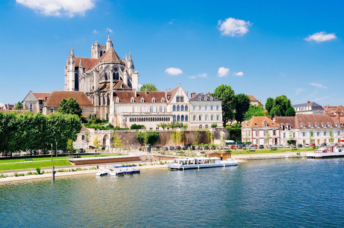 Guide gay d'Auxerre