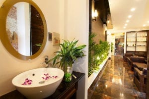 Massage gay à Hanoï