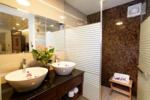 Massage gay à Hanoï