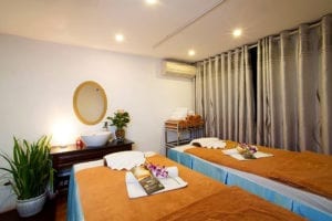 Massage gay à Hanoï