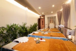 Massage gay à Hanoï