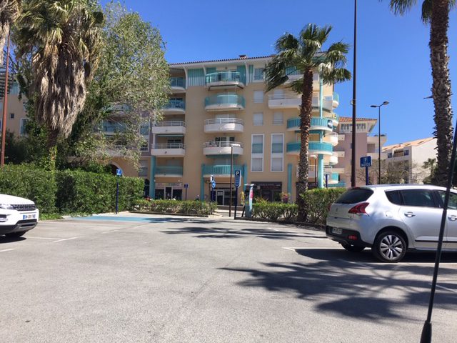 Appartement gay à Fréjus près de la plage