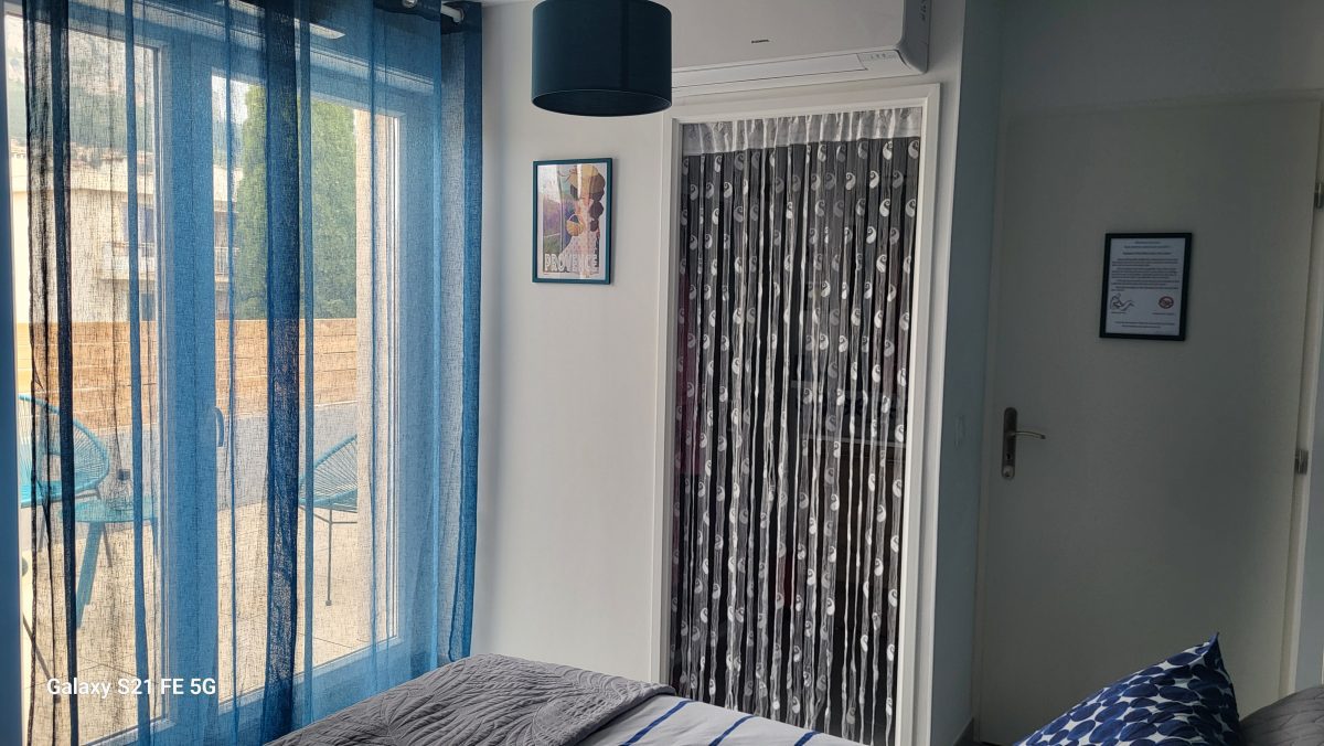 chambre-vue-terrasse-ae74ea3ae5bca8114a7846ddd6c13afe