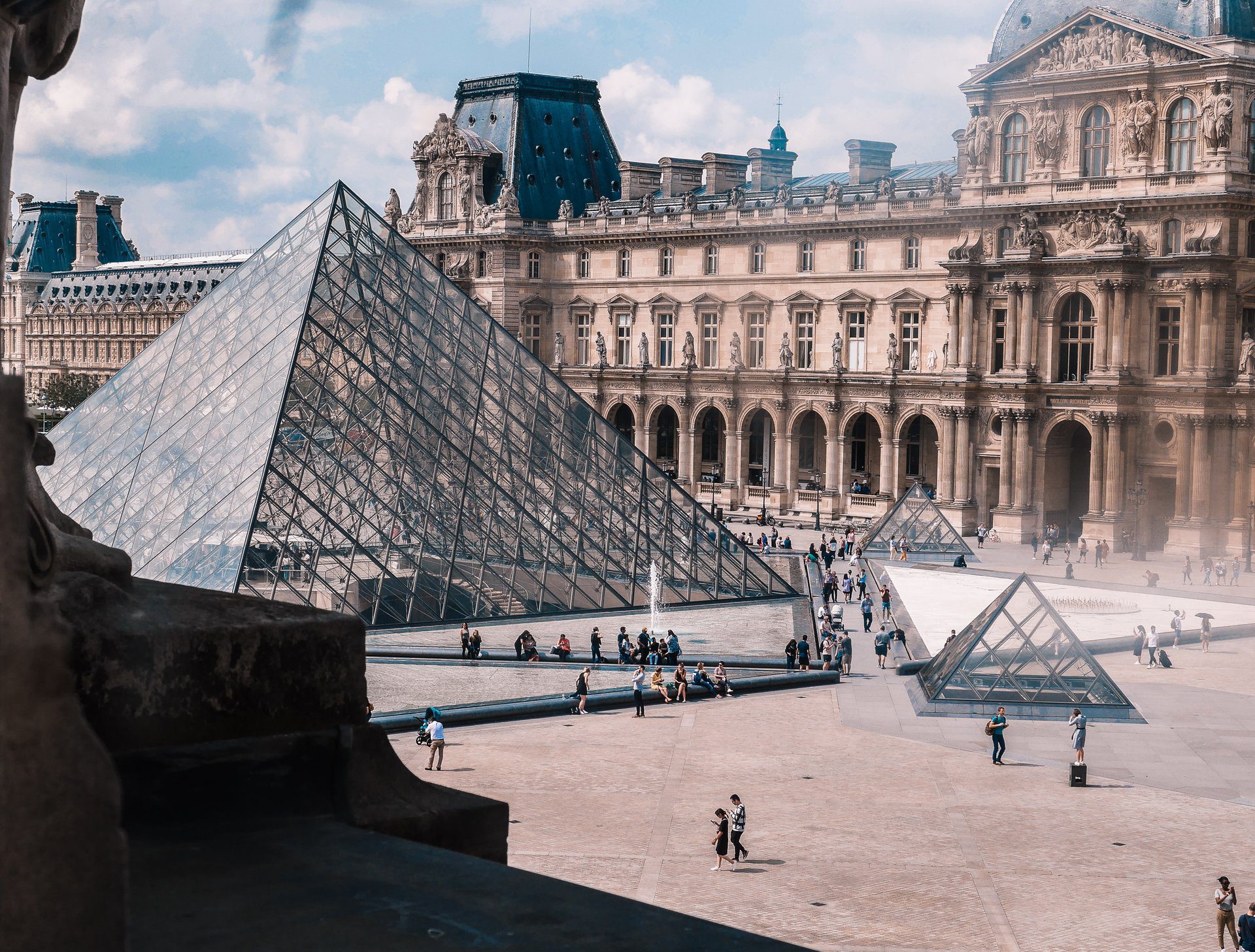 Les plus grandes œuvres sont exposées au Musée du Louvre