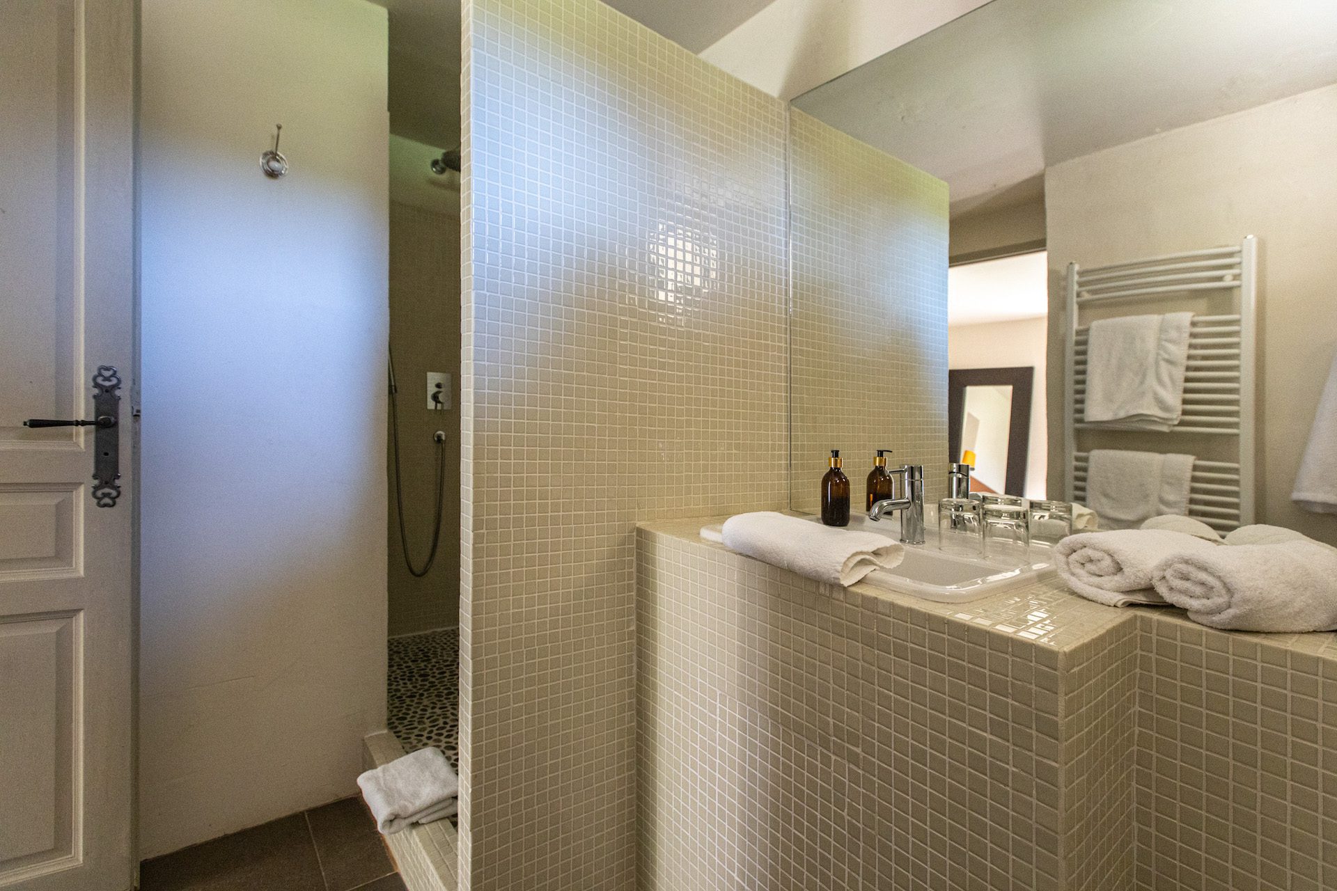 LePrieureLaMadelene-Chambre-Safre-Malaucene-9