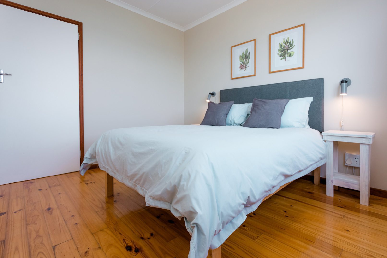 Guppy-Huys-Sleep-Family-copy