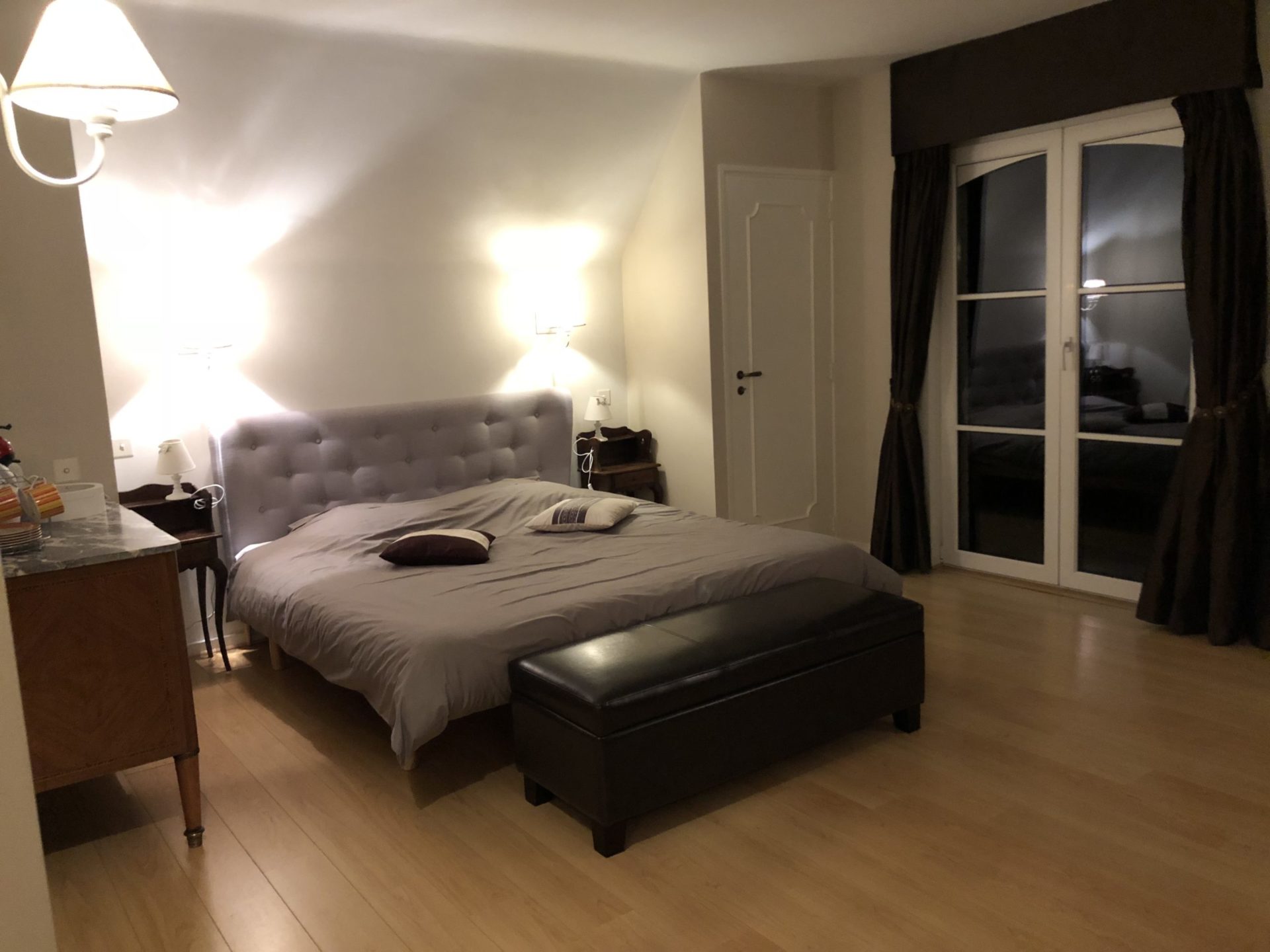 Chambre d'hôtes gay à Louve-La-Neuve