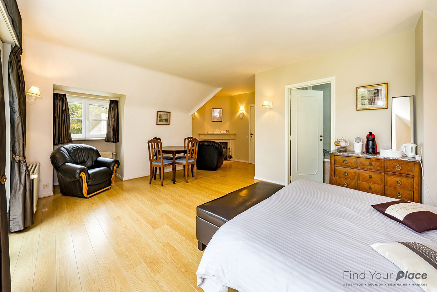 Chambre d'hôtes gay à Louve-La-Neuve