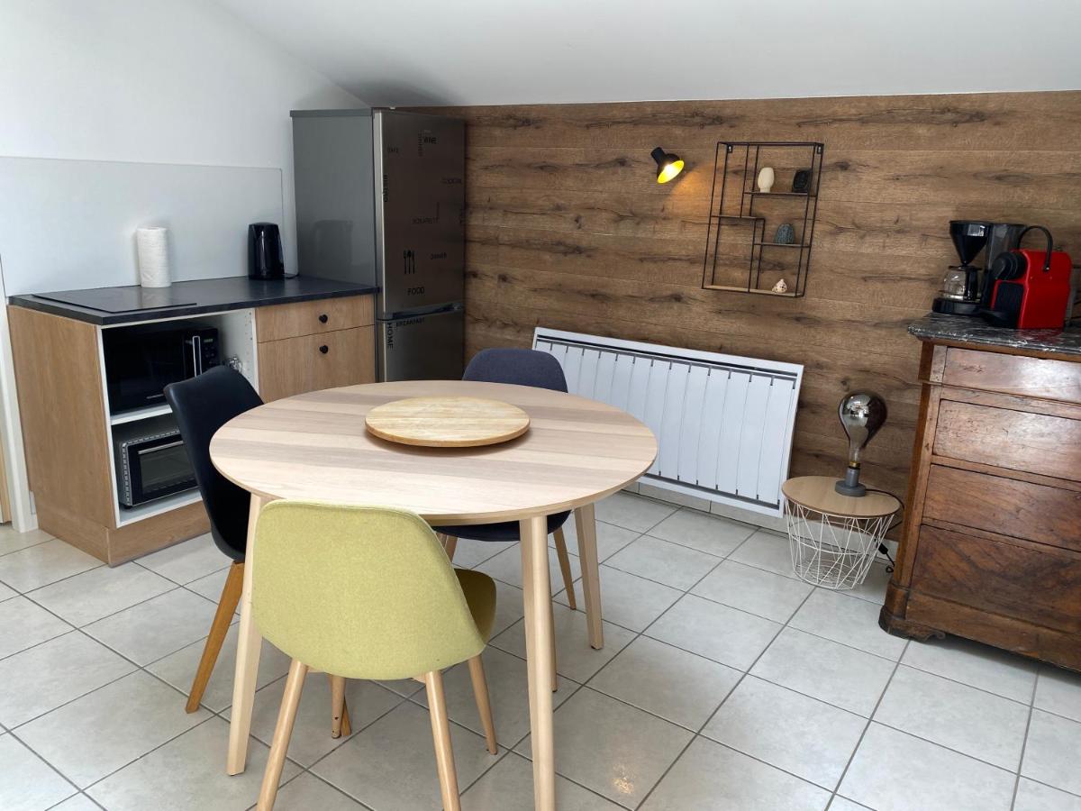 Le Gite Grenoble L'O Bleue propose 3 appartements totalement autonome avec piscine chauffée de Mi-Mai à fin Oct