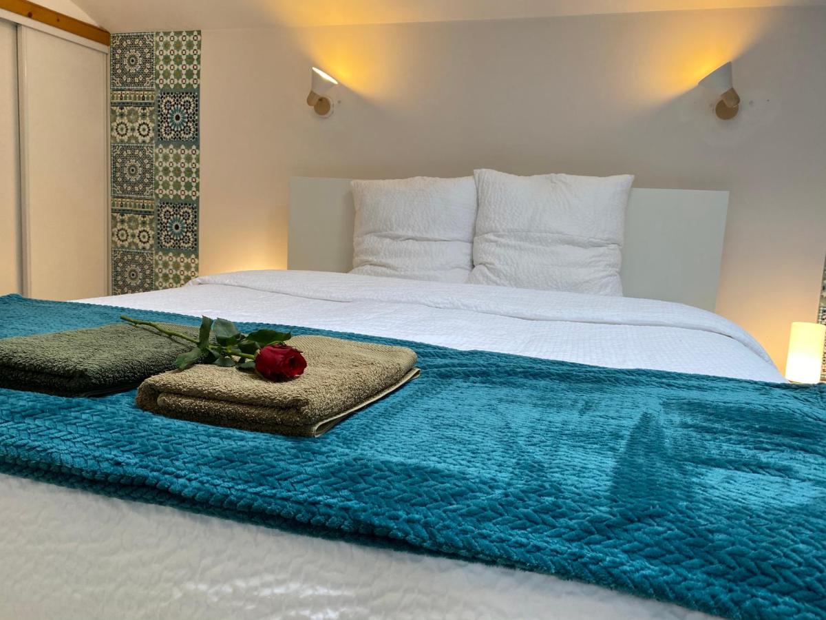 Le Gite Grenoble L'O Bleue propose 3 appartements totalement autonome avec piscine chauffée de Mi-Mai à fin Oct