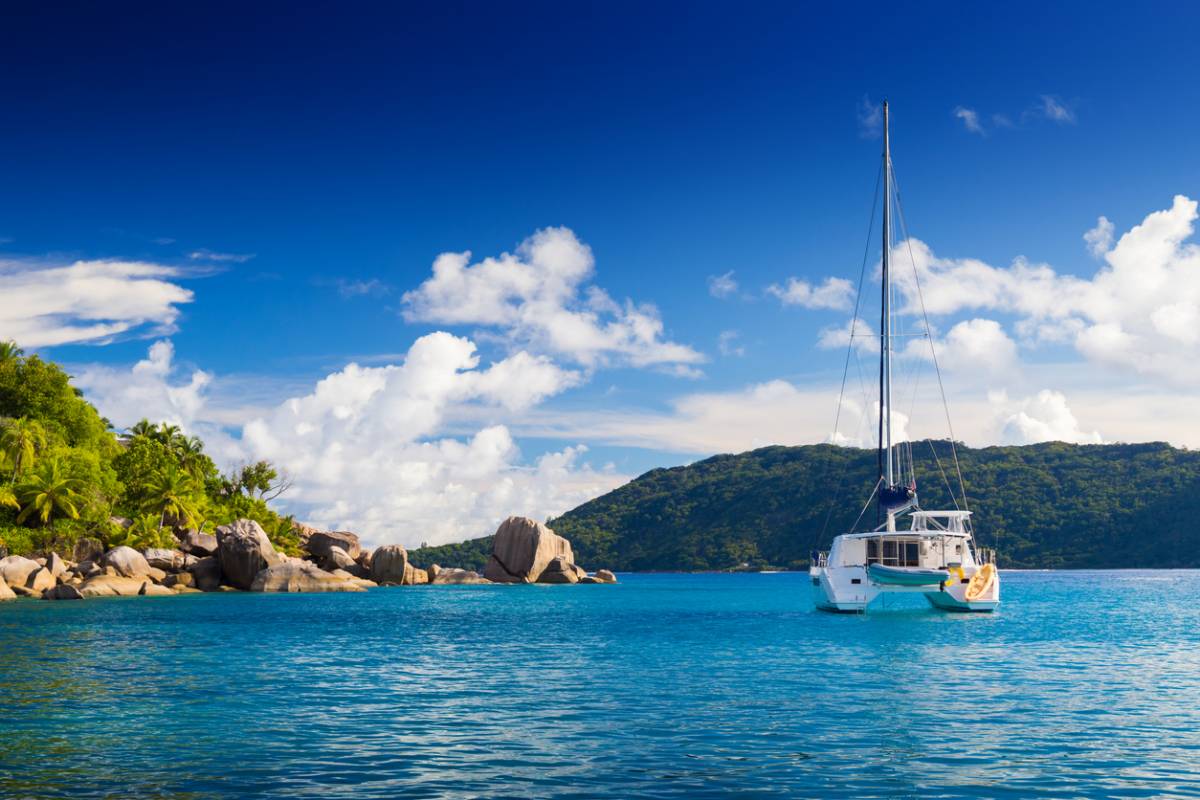 Croisière en catamaran aux Seychelles : faut-il avoir le pied marin ?