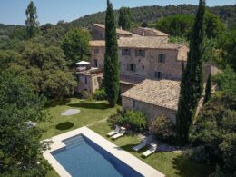 Dormir dans un ancien prieuré bénédictin du XIIème siècle