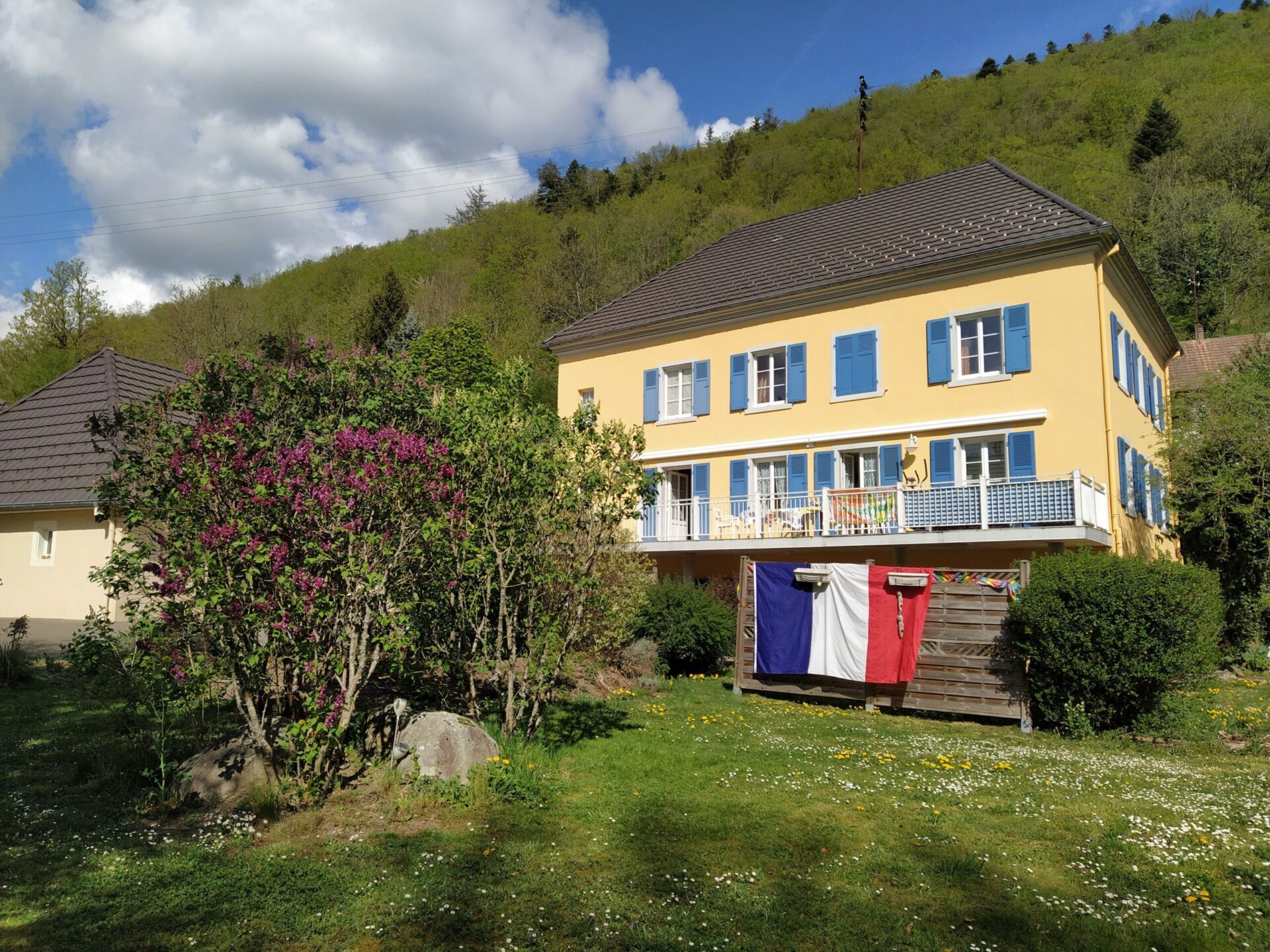 Pourquoi vous êtes-vous lancé dans le projet d’ouvrir votre propre maison d’hôtes ouverte à la communauté LGBT dans les Vosges?