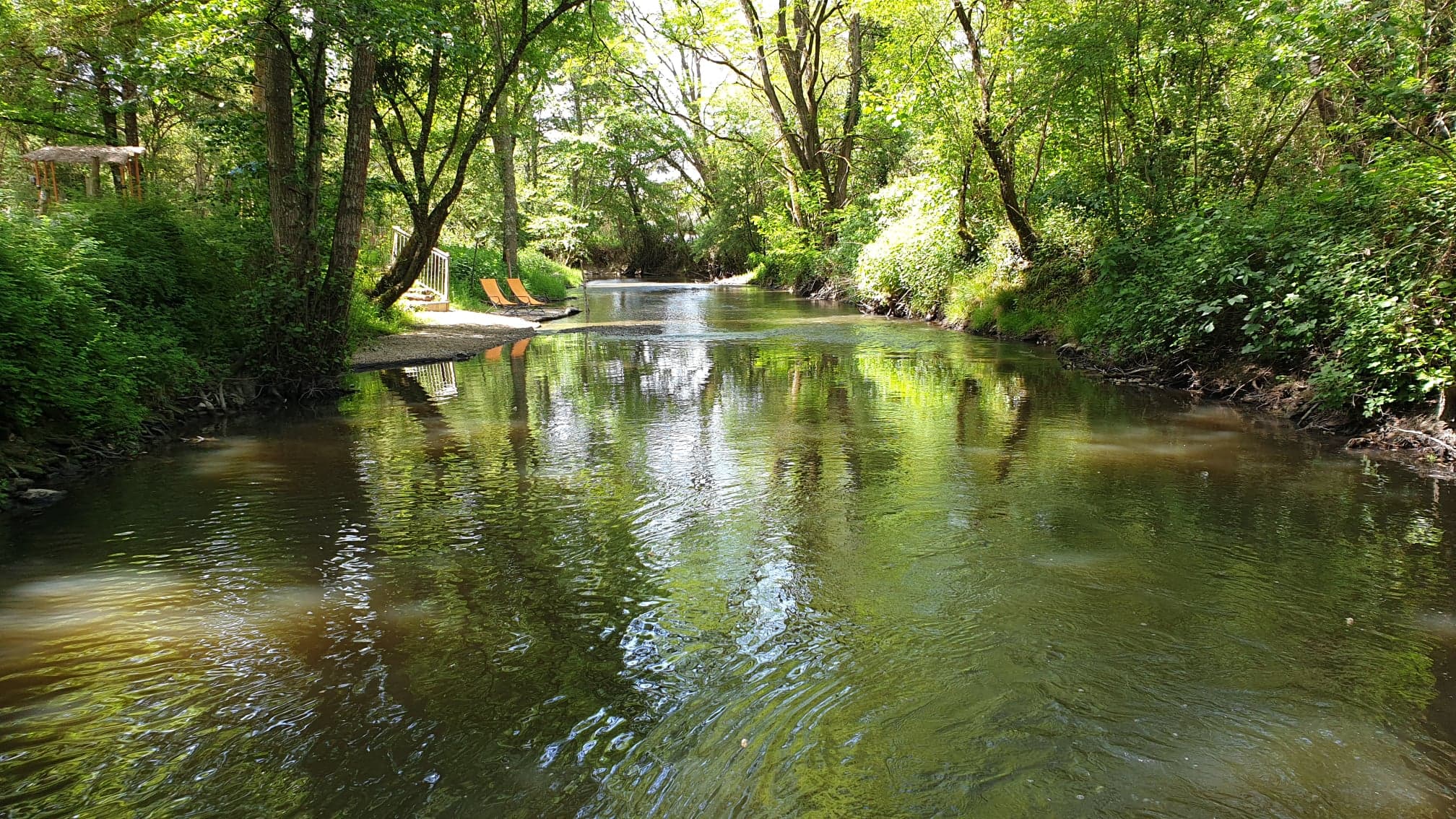 rivière plage transats 2022 paysage
