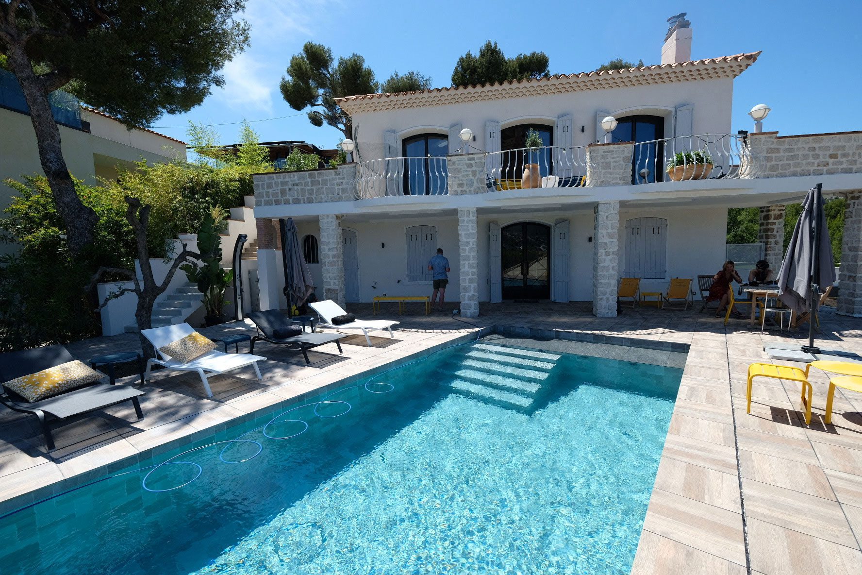 Facade-Piscine-Villa-Talabar-Cassis