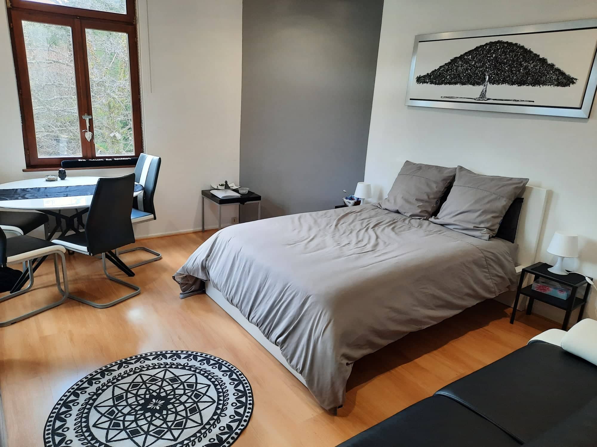 Découvrez une villa haute en couleur