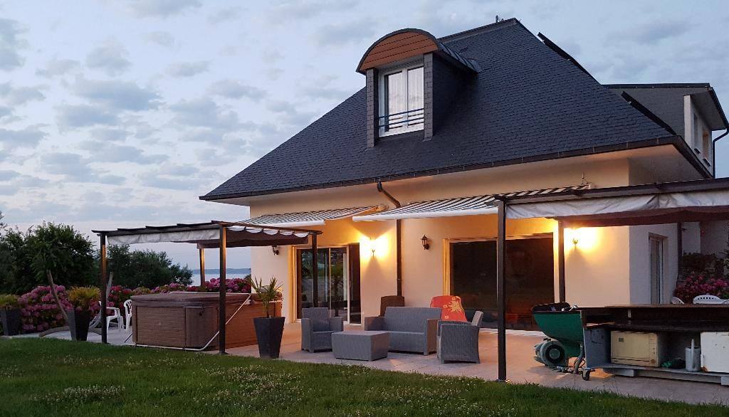 Des chambres aux couleurs claires et épurées pour que vous puissiez profiter de votre séjour !